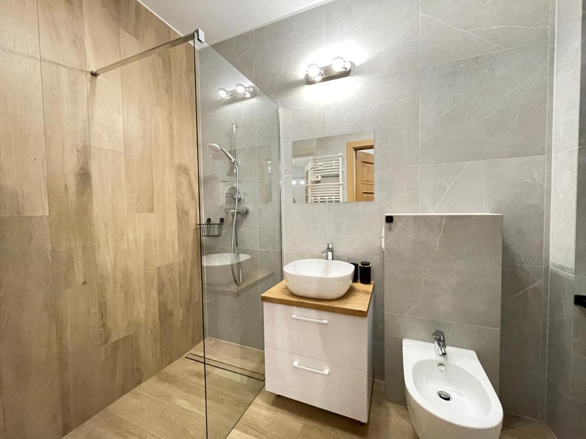 Apartment Superior Laguna Beskidow 3 Rooms! Sauna&gym! Air Condition! *